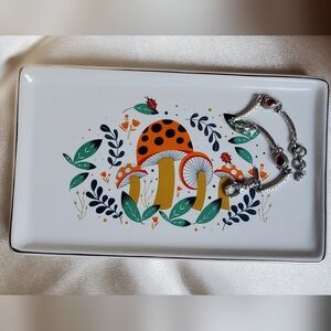 Trinket Dish‎